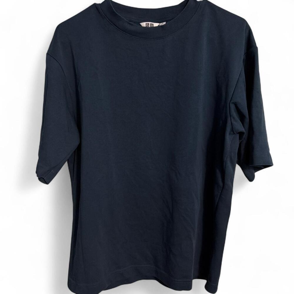 UNIQLO - Women’s AIRism Cotton T-Shirt - Size Medium